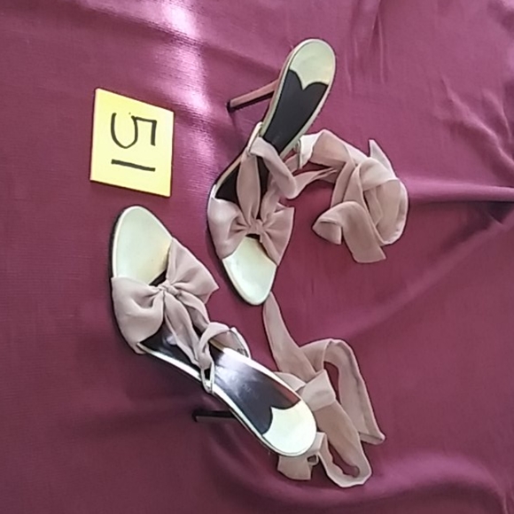 Heels - Picture 3 of 6